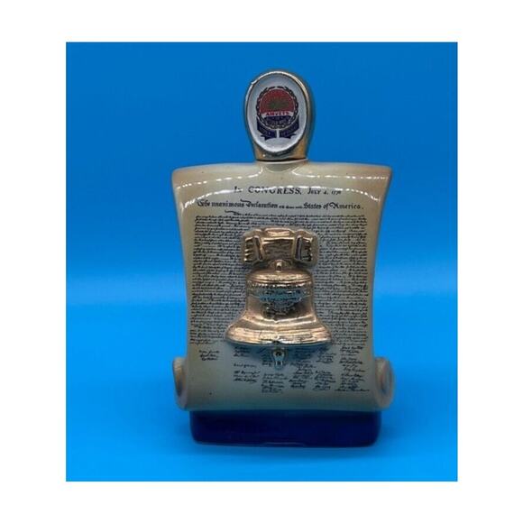 Royal Halburton 1976 AMVETS Declaration of Independence Ceramic Liquor Bottle - Picture 1 of 4